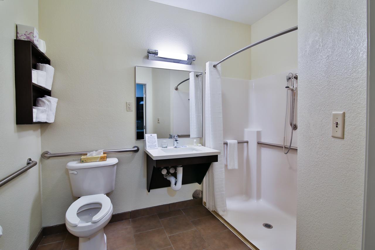 Candlewood Suites Bismarck - thumb 18