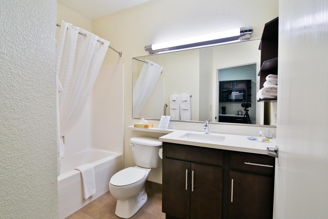 Candlewood Suites Bismarck - thumb 15