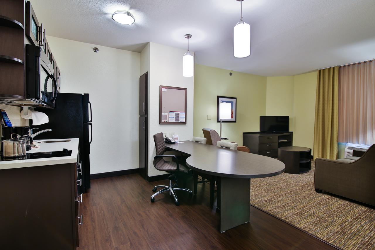 Candlewood Suites Bismarck - thumb 23