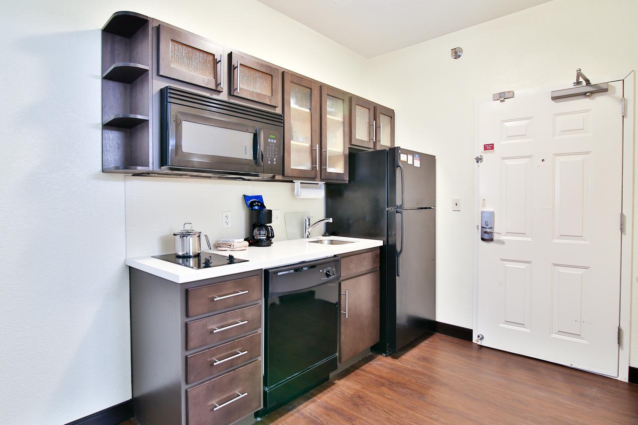 Candlewood Suites Bismarck - thumb 6