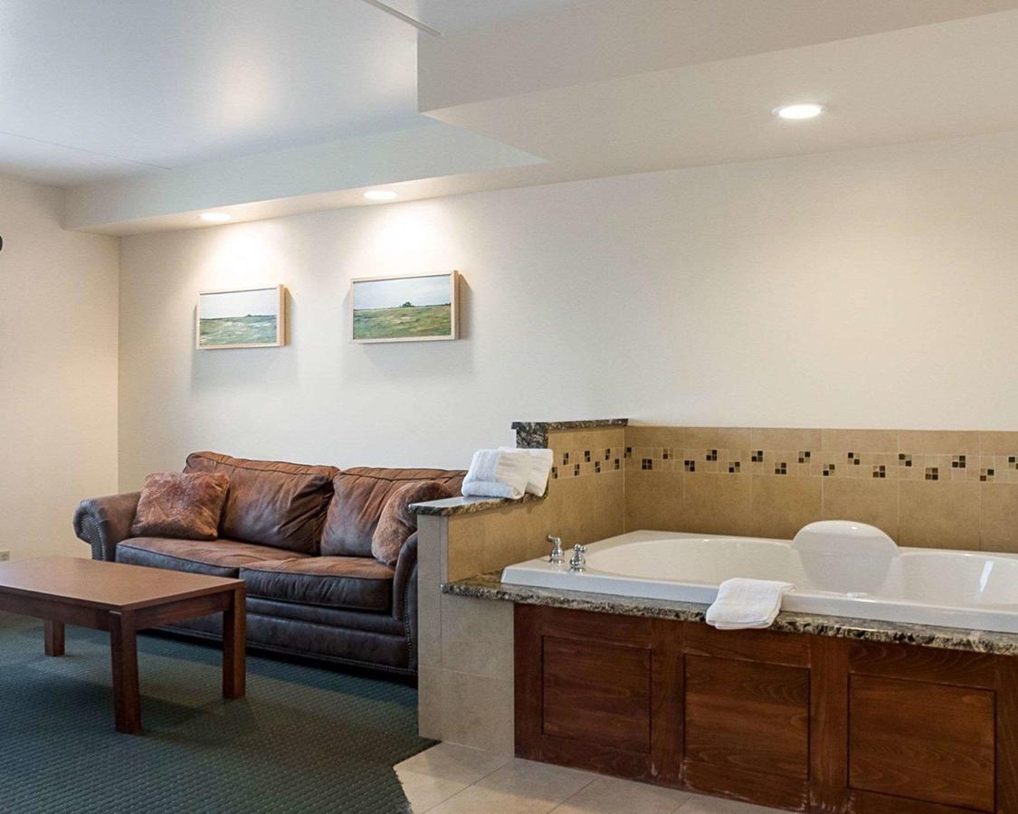 Quality Inn & Suites Conference Center And Water Park - thumb 38