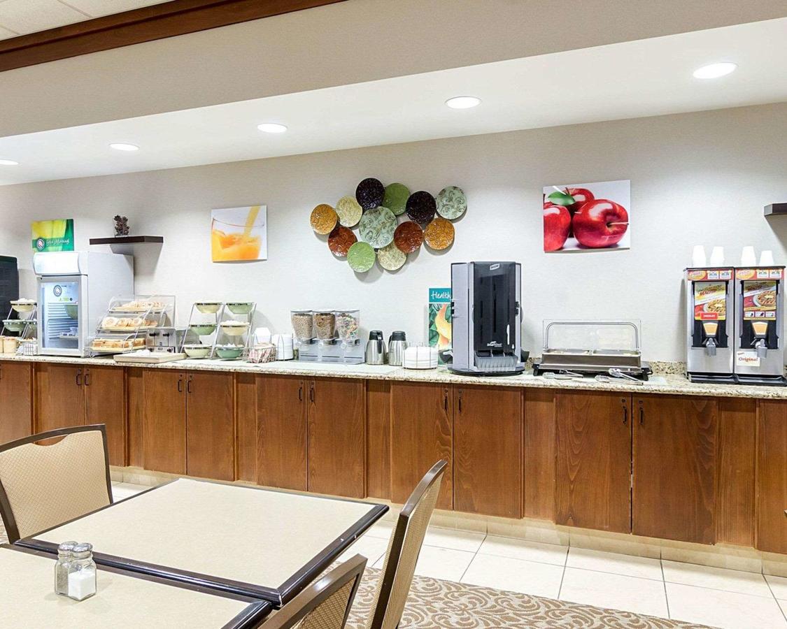 Quality Inn & Suites Conference Center And Water Park - thumb 8