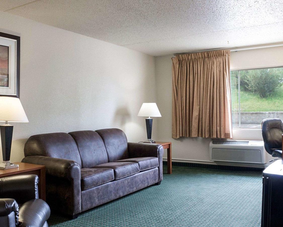 Quality Inn & Suites Conference Center And Water Park - thumb 10
