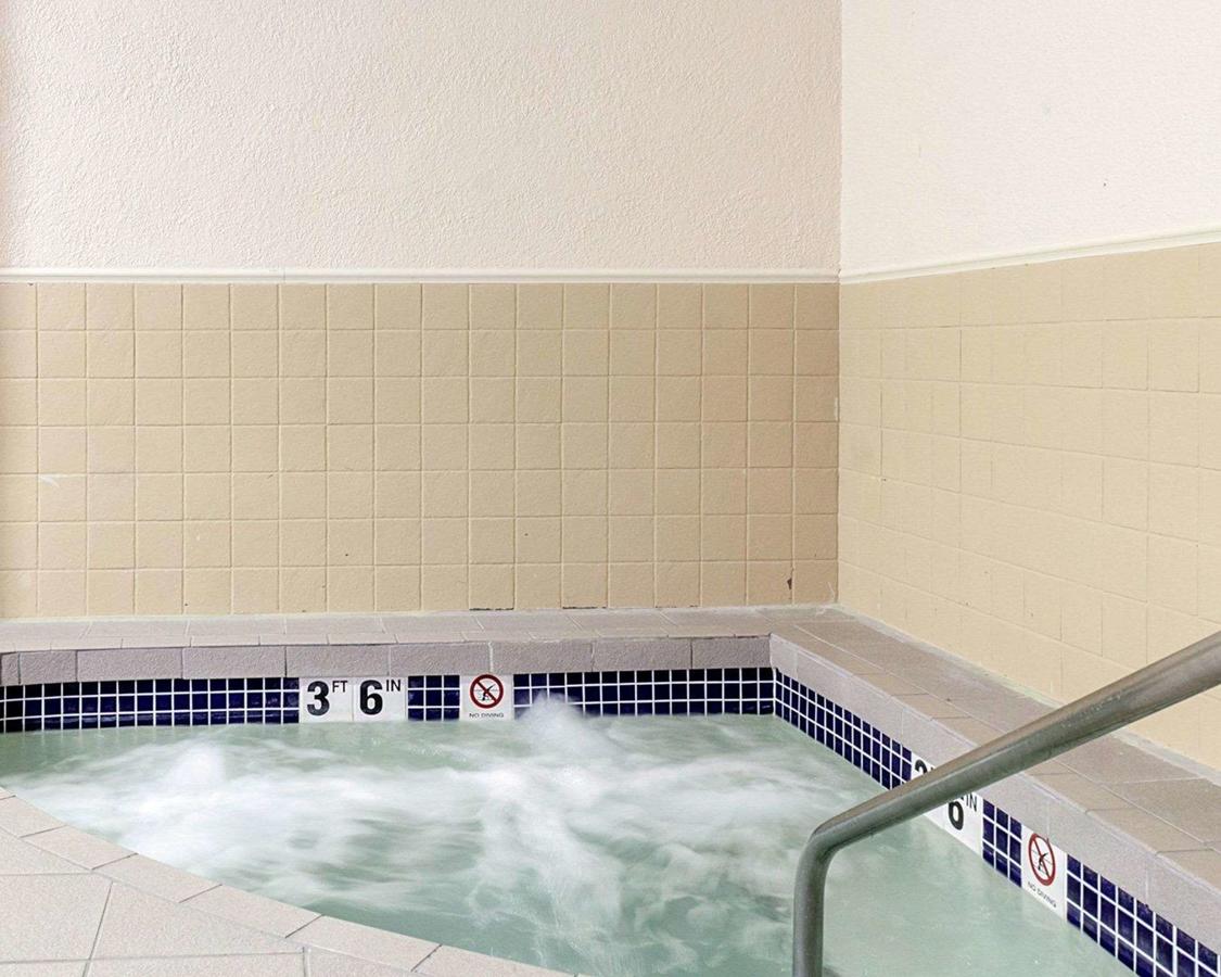 Quality Inn & Suites Conference Center And Water Park - thumb 20