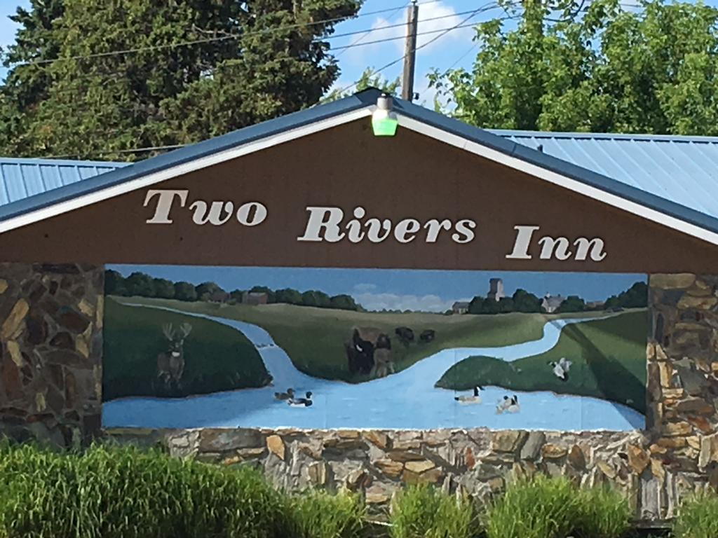 Two Rivers Inn East - thumb 1
