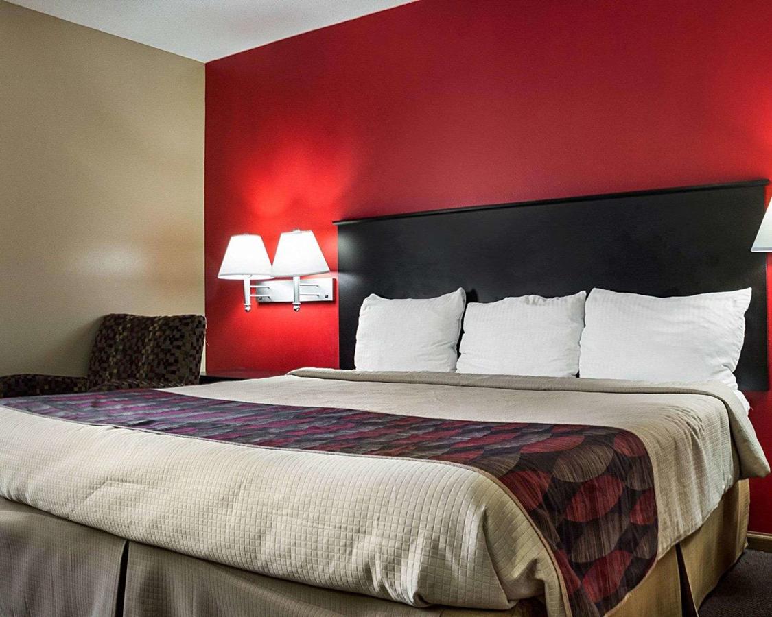 Econo Lodge Jamestown - thumb 5