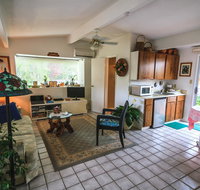 Garden of Dreams - swimming pool on property - - Accommodation Missouri