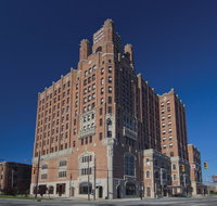 DoubleTree by Hilton - The Tudor Arms Hotel - Accommodation Missouri