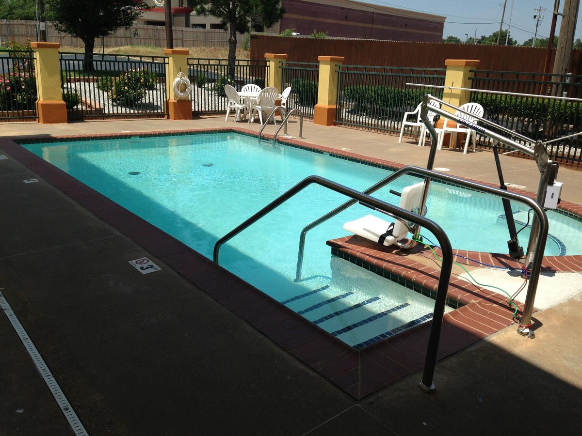 Country Inn & Suites By Radisson, Oklahoma City At Northwest Expressway, OK - thumb 3