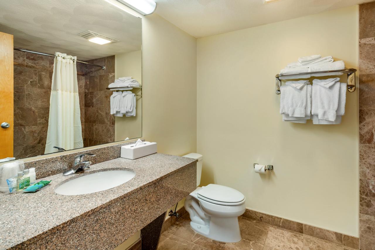 Atlantic Beach Hotel And Suites - thumb 13