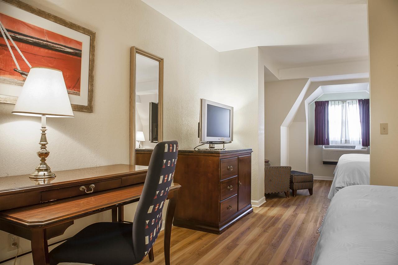 Atlantic Beach Hotel And Suites - thumb 41