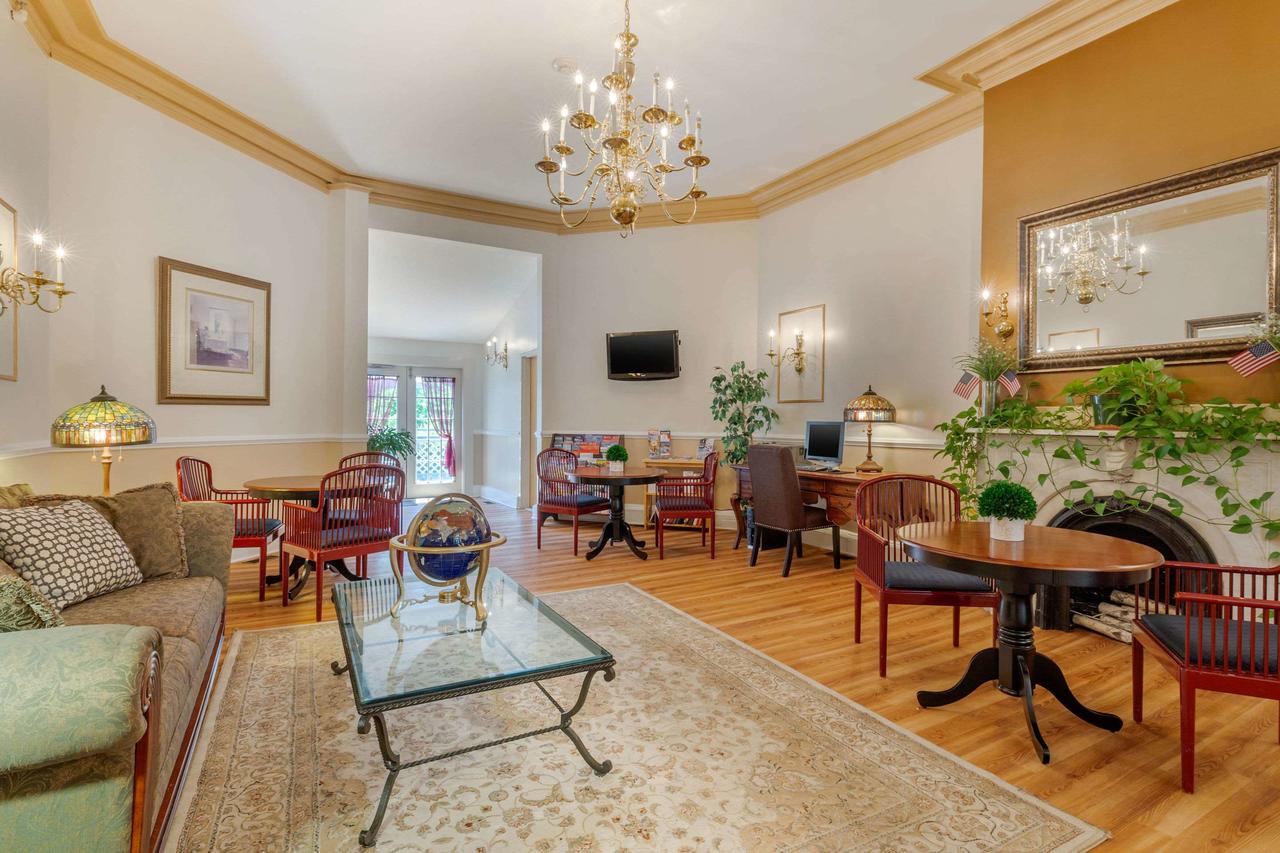 The Carriage House Inn, An Ascend Hotel Collection Member - thumb 2