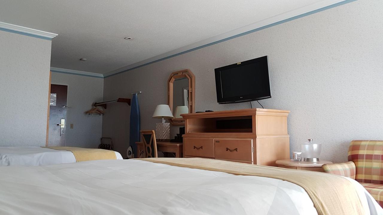 Ambassador Inn & Suites - thumb 8