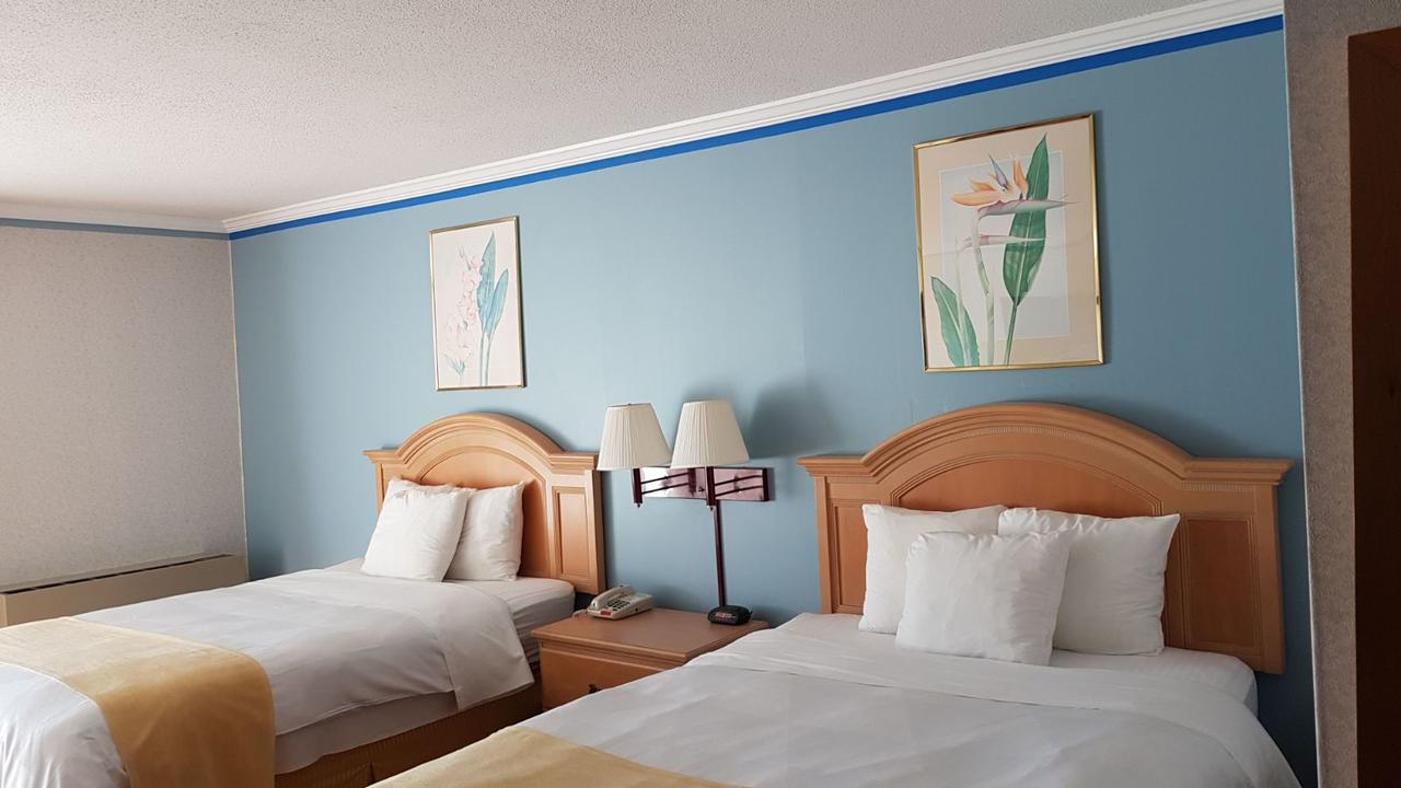 Ambassador Inn & Suites - thumb 7