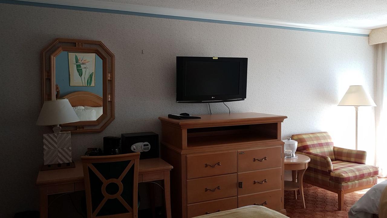 Ambassador Inn & Suites - thumb 10