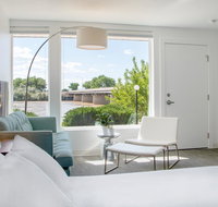 Skyfall Guestrooms - Accommodation Missouri