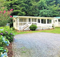Streams  Dreams in the HEART of The Great Smoky Mountains Sylva NC Sleeps 7Take in the smell of nature while relaxing by th - Accommodation Missouri