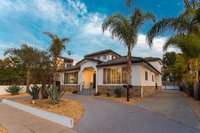 5M Modern Venice Home w Pool and Outdoor Living Accommodation Missouri