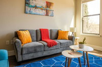 1 BR Apt Near Convention Center by Frontdesk Accommodation Missouri