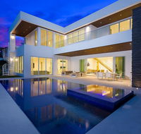 10 Bed Villa in the heart of Downtown Pool - Accommodation Missouri