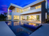 10 Bed Villa in the heart of Downtown Pool Accommodation Missouri