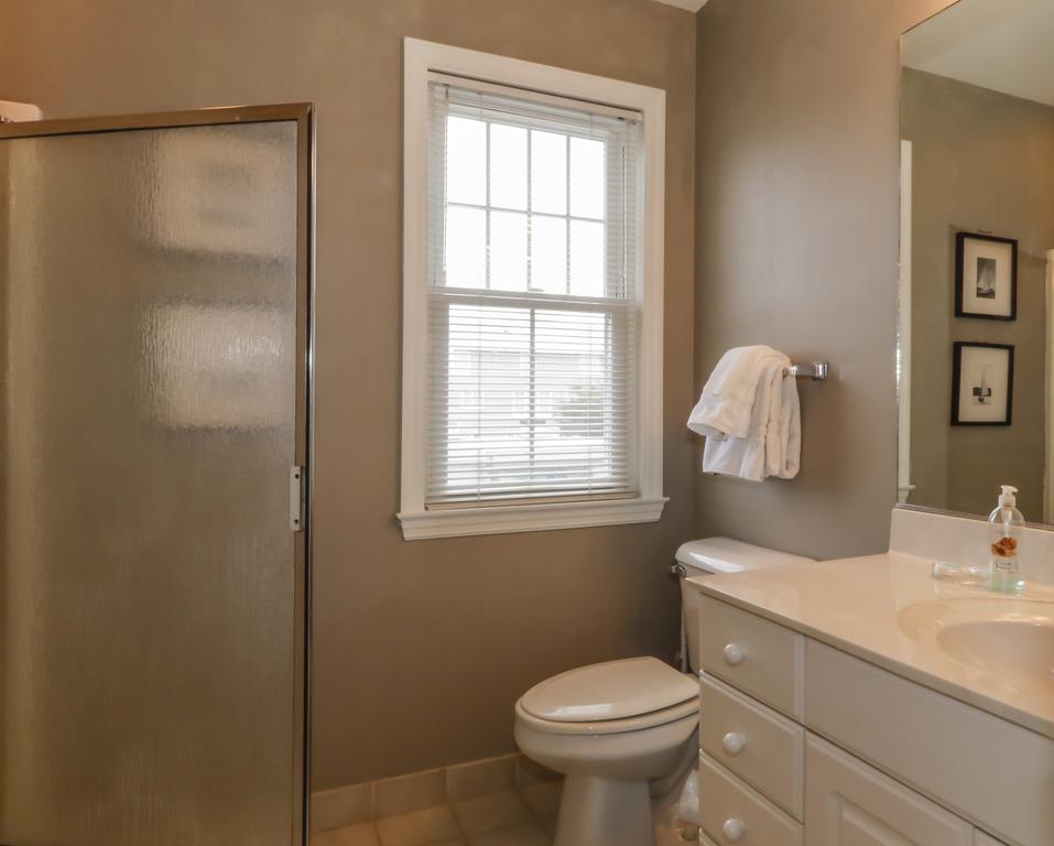 221 Olive Way - thumb 2