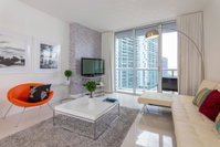 5-Star LuxCozy City Views - Sleeps 4 - Brickell Accommodation Missouri