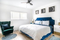 Airy Quiet Art  Design Oasis Mins to LAX  Beaches//Artbnb Accommodation Missouri