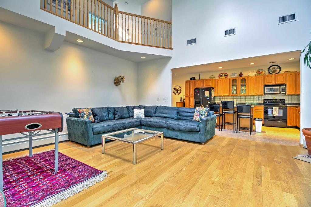 Beautiful East Hampton Home With Hot Tub And Pool! - thumb 3