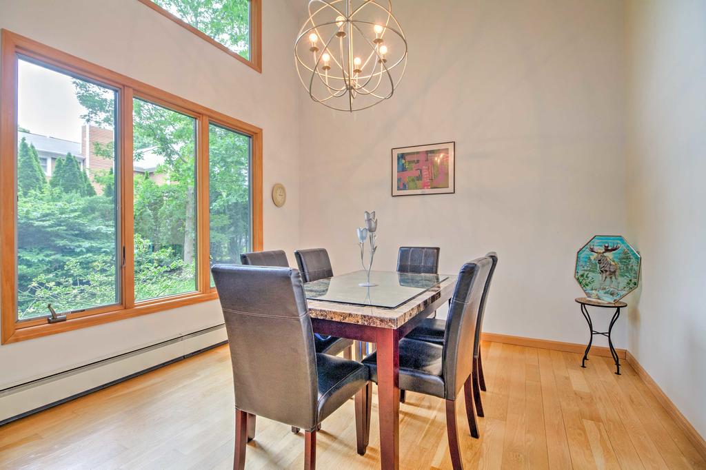 Beautiful East Hampton Home With Hot Tub And Pool! - thumb 0