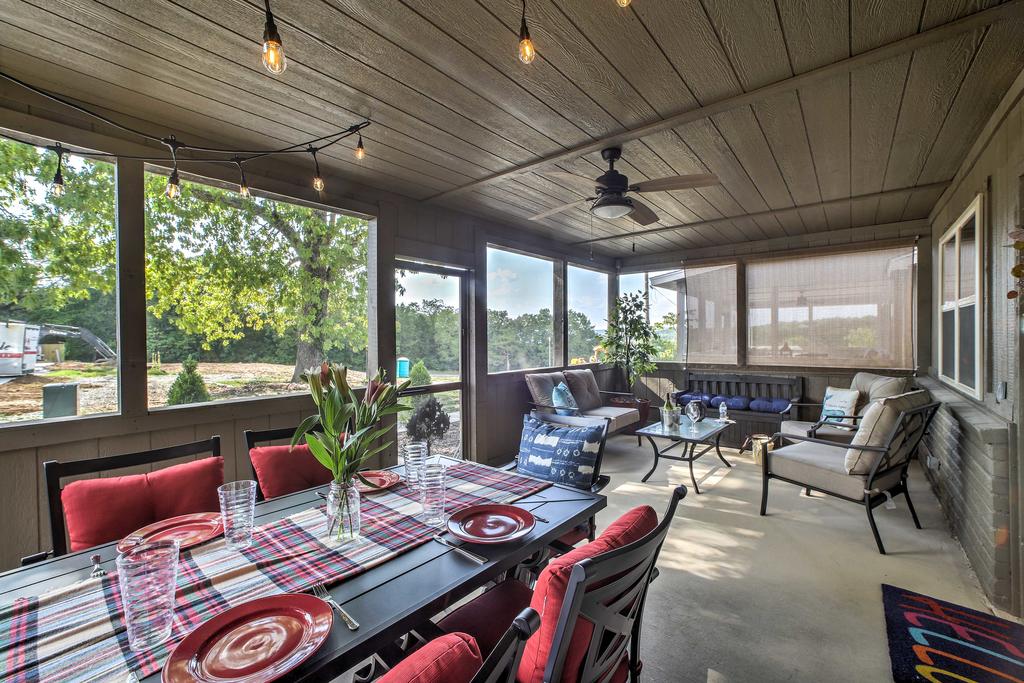 Cabin With Pool Access - Steps To Table Rock Lake! - thumb 0