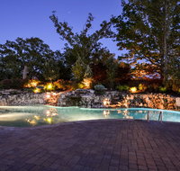 Chalets Resort LAKEFRONT Cottage Free Amenities Amazing views Kayaks 2 Pools - Accommodation Missouri