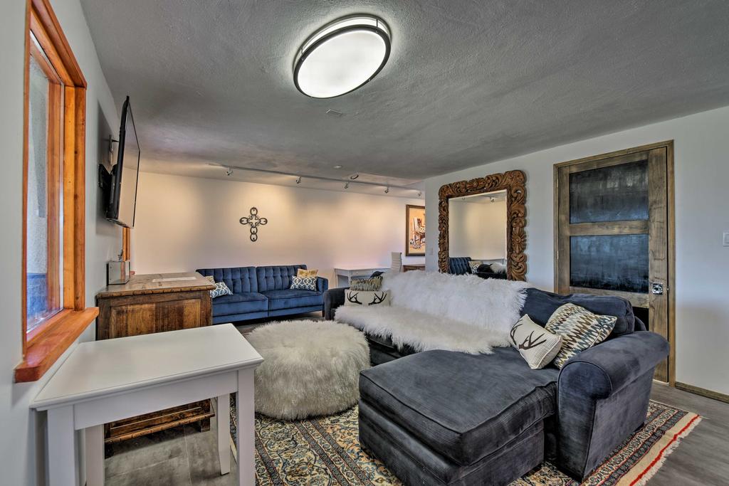 Chic Studio With Grill - 25 Mins To Taos Ski Valley! - thumb 3