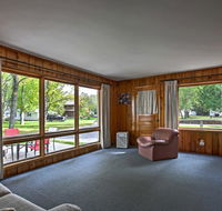 Cozy Alanson Cottage - Steps to Dock on Burt Lake - Accommodation Missouri