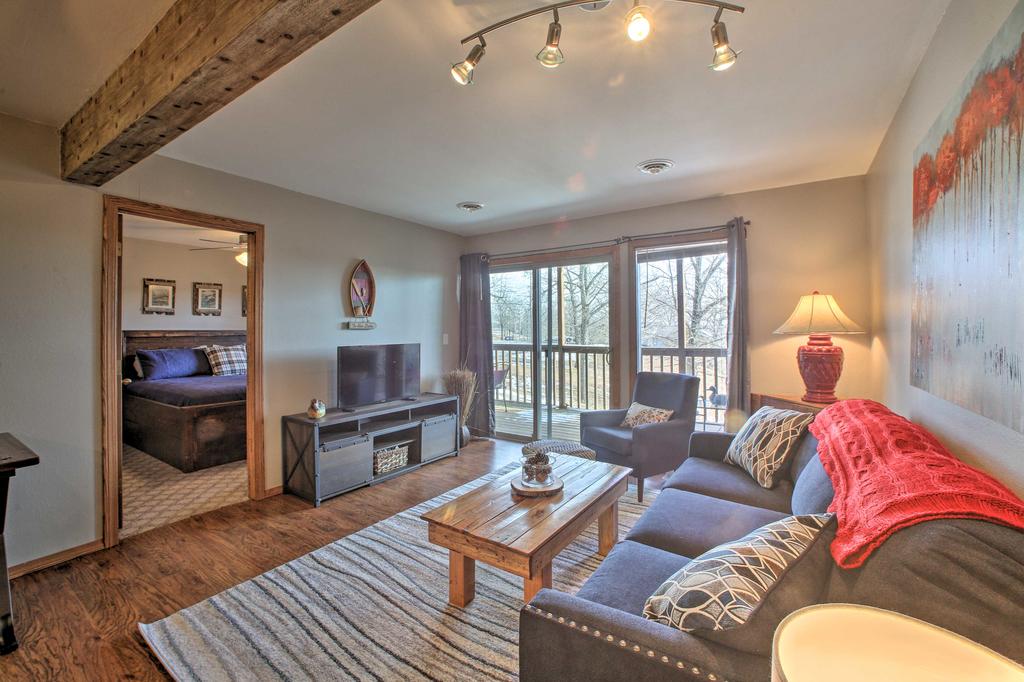 Cozy Branson West Condo With Pool Access Near SDC! - thumb 2