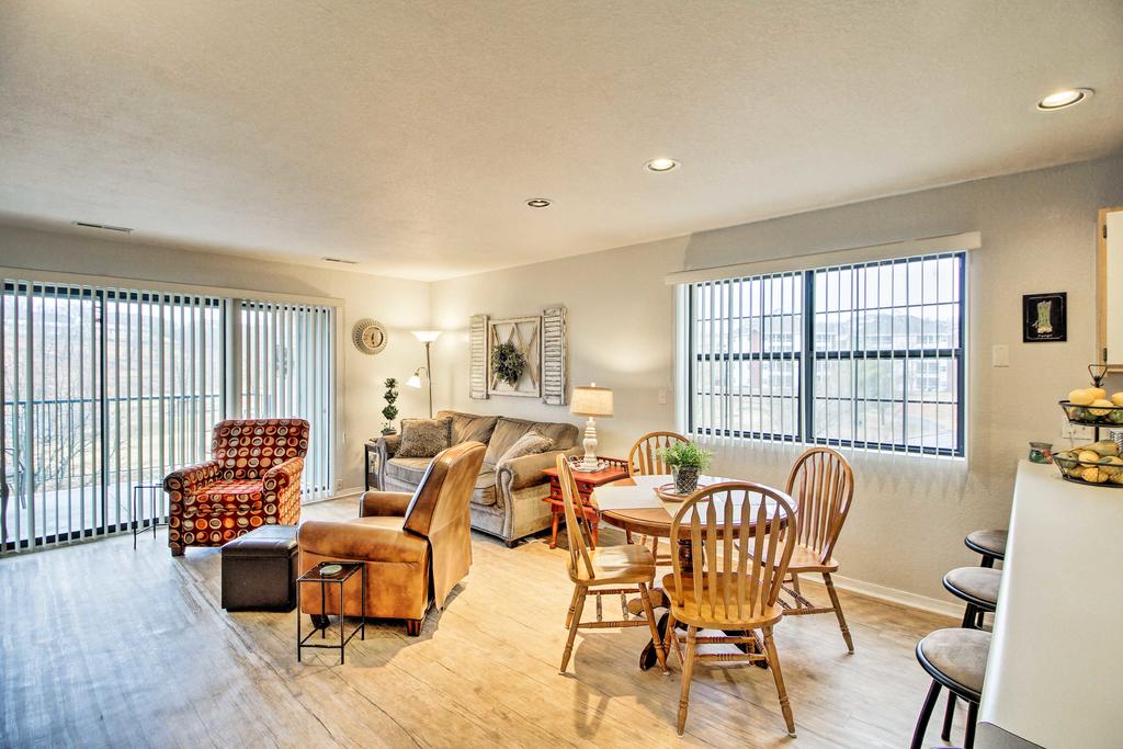 Cozy Central Branson Condo With Pool! - thumb 0