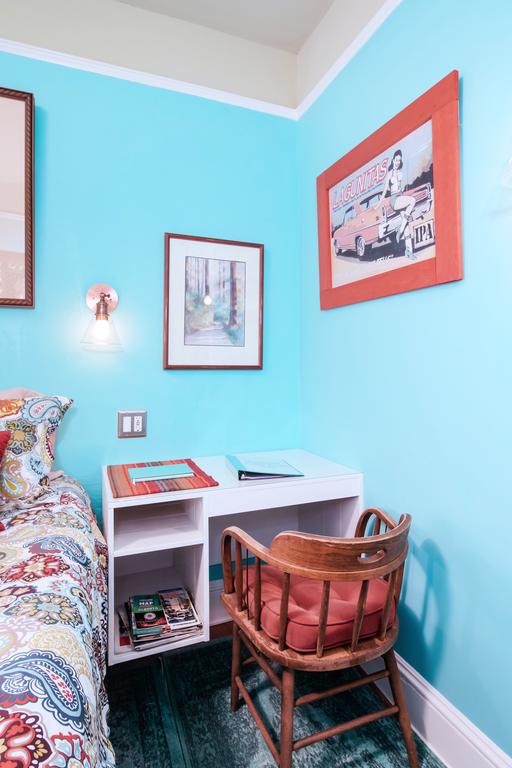 Cozy Private Patio Suite - Perfect Central Location - thumb 3