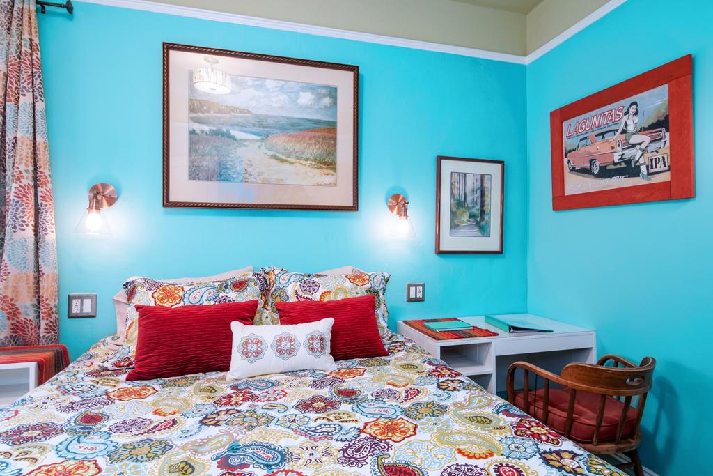 Cozy Private Patio Suite - Perfect Central Location - thumb 2