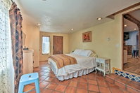 Cozy  Blue Adobe w/ Steam Room 2 Mi. from Taos Accommodation Missouri