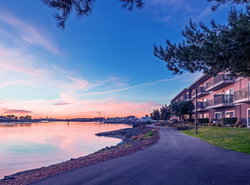 Executive Inn & Suites Oakland