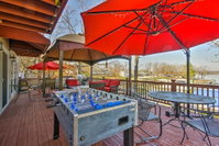 Home with Deck and Dock on Lake of the Ozarks Accommodation Missouri