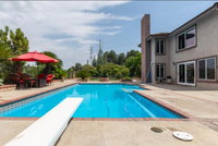 House with Hill and City Views Heated Pool and Spa Outdoor Fire Pit and Indoor Fireplace Accommodation Missouri