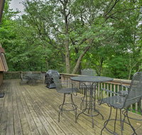 Lake-View Kimball Cabin with 10 Acres  Private Beach - Accommodation Missouri