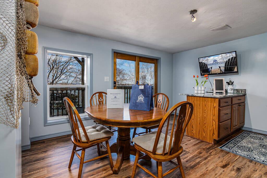Lakeside Landing- Two Bedroom Lakefront Suite - thumb 0