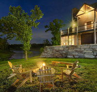Luxury Lakefront Chalet Resort 2 Pools FREE Amenities Dock Kayaks Waterslide - Accommodation Missouri