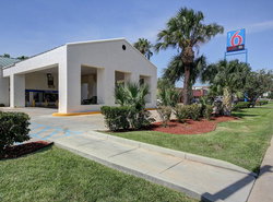 Motel 6-Laredo, TX - North I-35