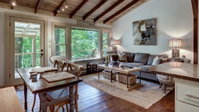Mountain Laurel Tree House Accommodation Missouri