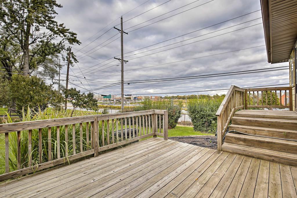 Pet-Friendly Getaway With Yard - 12Mi To Downtown KC - thumb 1