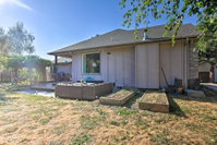 Pet-Friendly Home with Grill 2 Mi to Autzen Stadium Accommodation Missouri