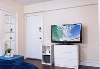 Plaza Studio Queen bed-2 extra beds- FAST Wifi Accommodation Missouri